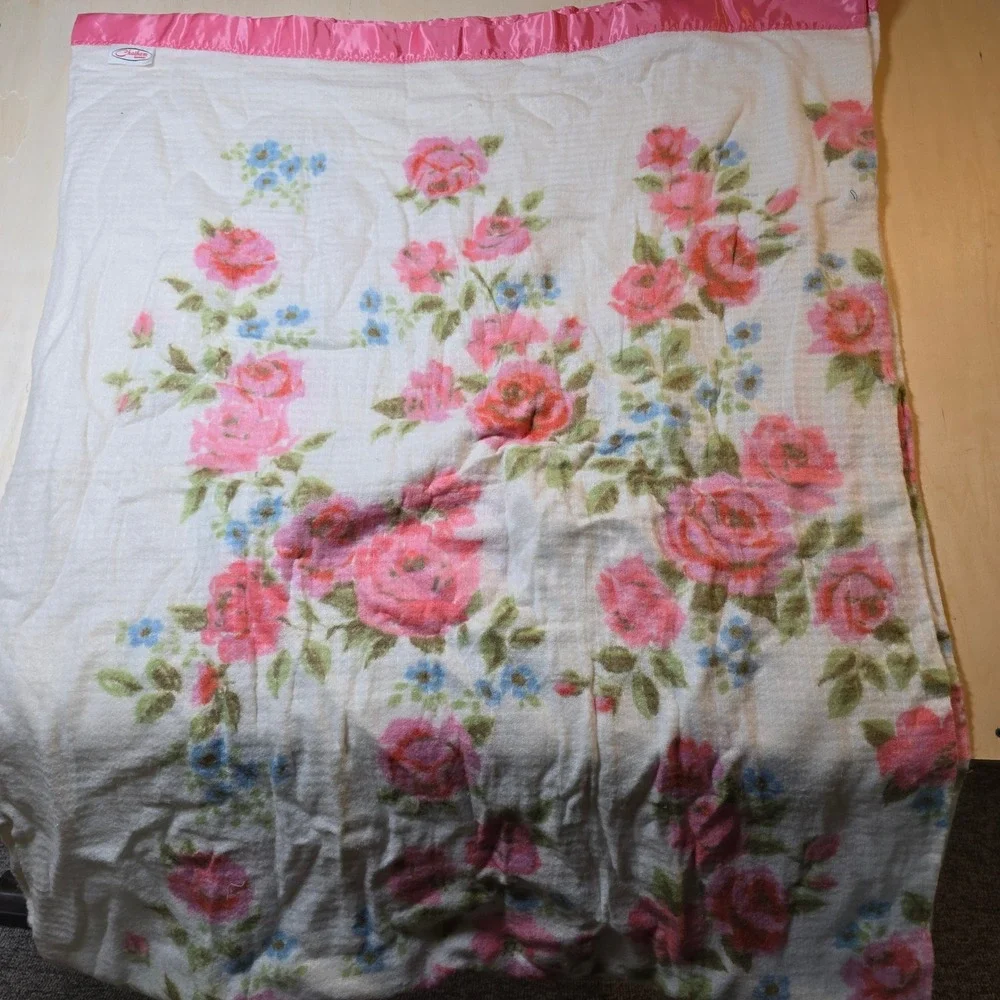 Chatham Vintage Floral Rose Thermal Blanket Shaby Chic Satin Trim Cottagecore